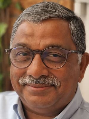 Portrait of Prof. Raghu Raghavan PhD